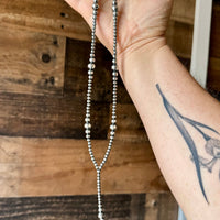 Lariat graduated sterling silver pearl