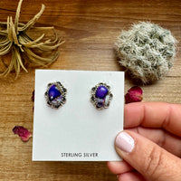 Stud earrings violet rose