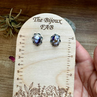 Stud earrings violet rose