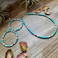 Turquoise Variscite & Pink Conch Hoop Earrings – Exclusive Bijoux FAB Design