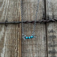 H Jahe Arrow Necklace