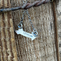 H Jahe Arrow Necklace