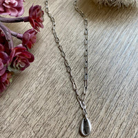 Shell pendant on paper clip chain choker