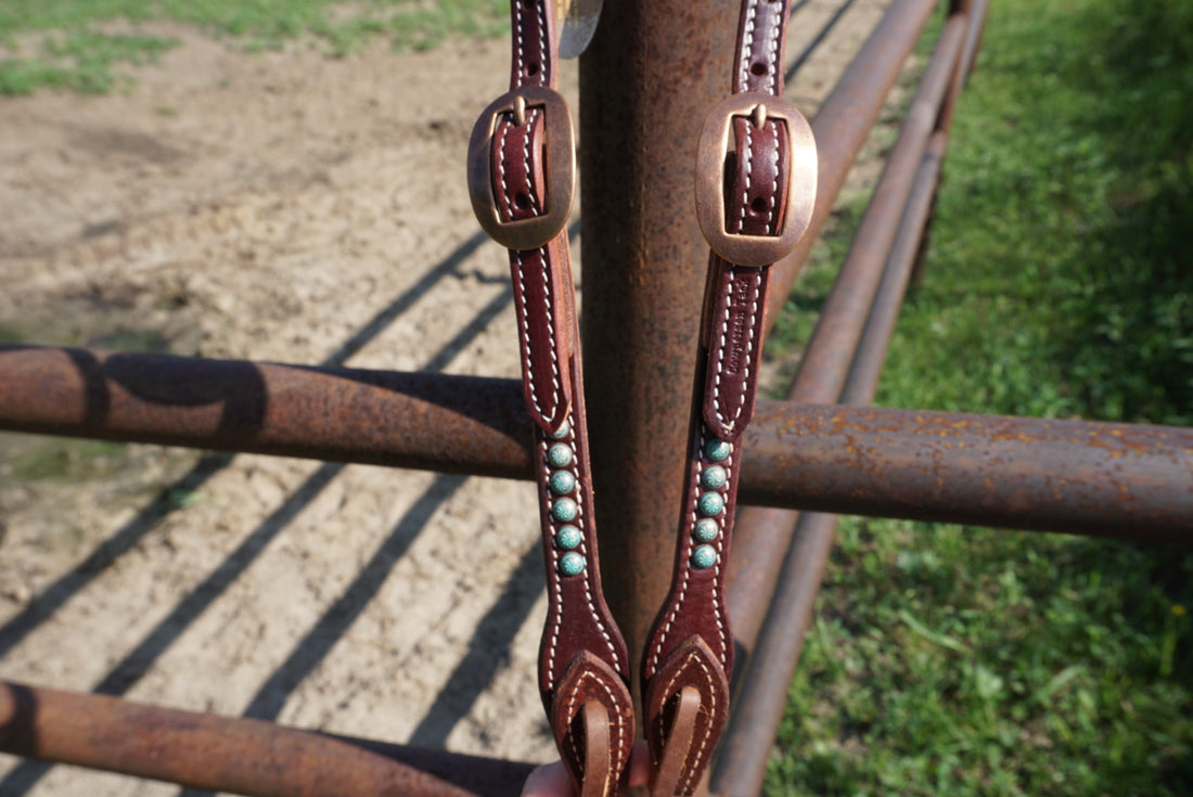 Double Stitched Patine Dot Slide Ear