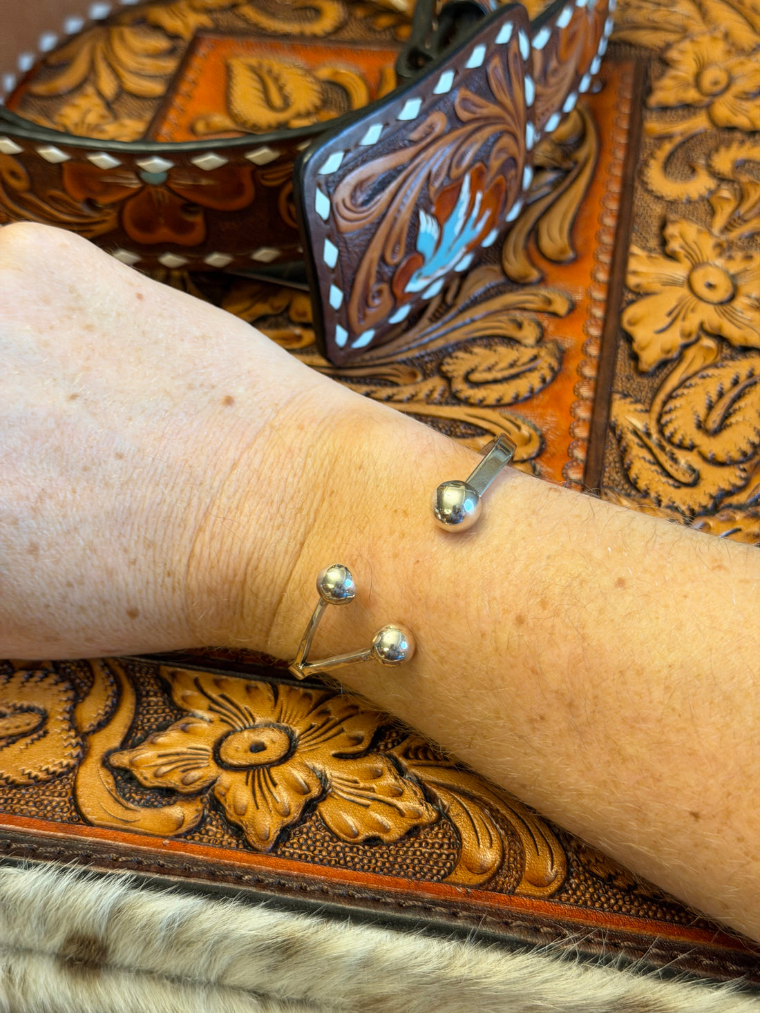 Floating Ball Cuff