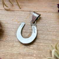 Sterling Silver Horseshoe Pendant with Pink Conch