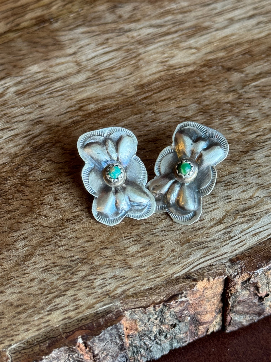 Small Concho with Turquoise Dot