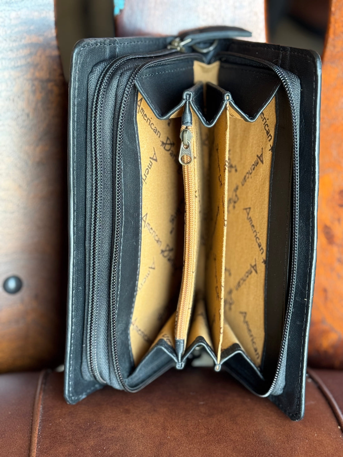 Executive Puncher Clutch Organizer